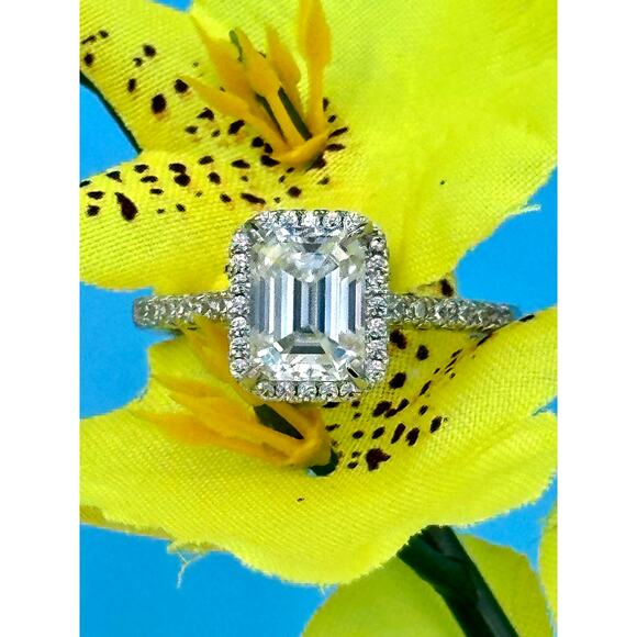 2 carat Moissanite Triangular Cut Ring with Moissanite Accents Size 7 - Picture 1 of 15